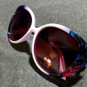 Woman's shades